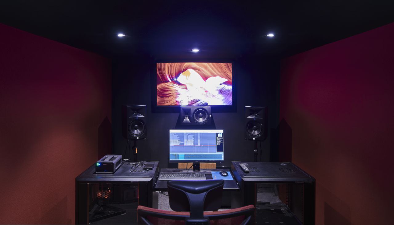The Future of Music: Why Enrolling in a Music Production Class Is Essential for Aspiring Producers